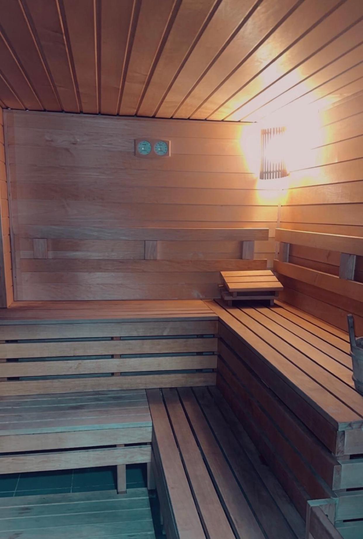Koris Pool Apartments Будапеща Екстериор снимка
